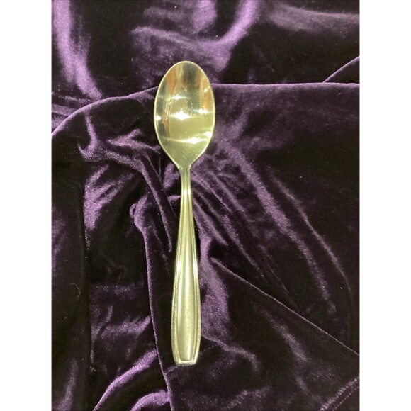 ONEIDA Bristol Everdale Stainless Silver 6-1/4” Teaspoon Lot Of 1 Discontinued - Picture 1 of 4